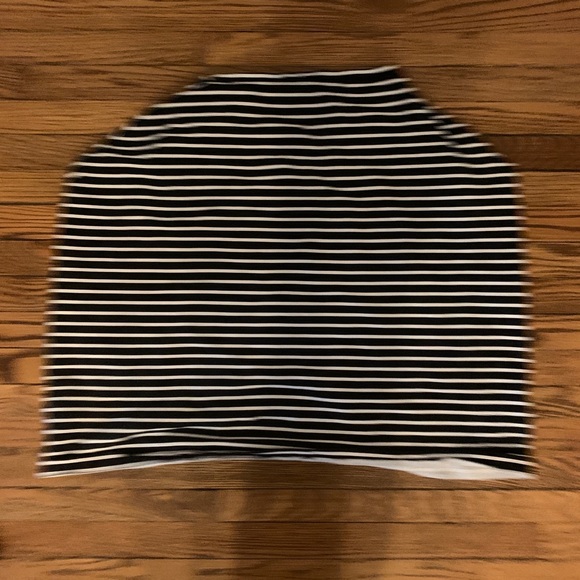 ✨LIKE NEW✨ OVer nursing and car seat cover - Picture 8 of 9